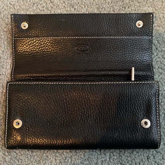 Tod’s Pebbled Calfskin Leather Long Wallet - Picture 6 of 7